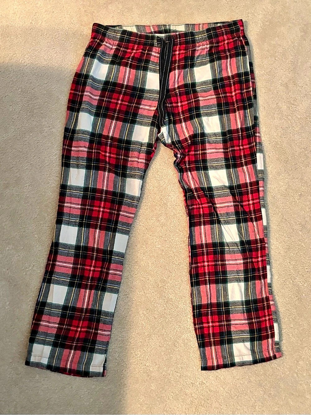 Old Navy Plaid Straight Leg Pants in Red, White & Black | Size Medium